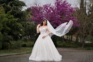 Wedding photograph taken at Holy Trinity Cathedral (Sameba) in Tbilisi by Artmakers Studio Wedding photograph taken at Holy Trinity Cathedral (Sameba) in Tbilisi by Artmakers Studio