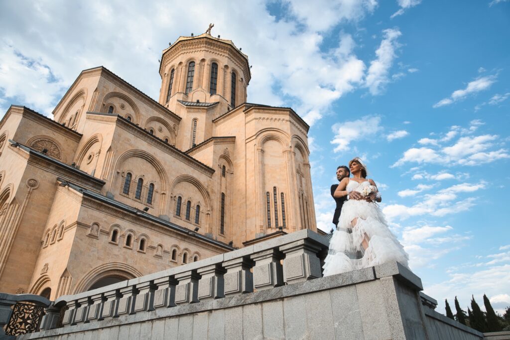Wedding photography at the holy Trinity Cathedral (Sameba), Tbilisi by Artmakers Studio Wedding photography at the holy Trinity Cathedral (Sameba), Tbilisi by Artmakers Studio